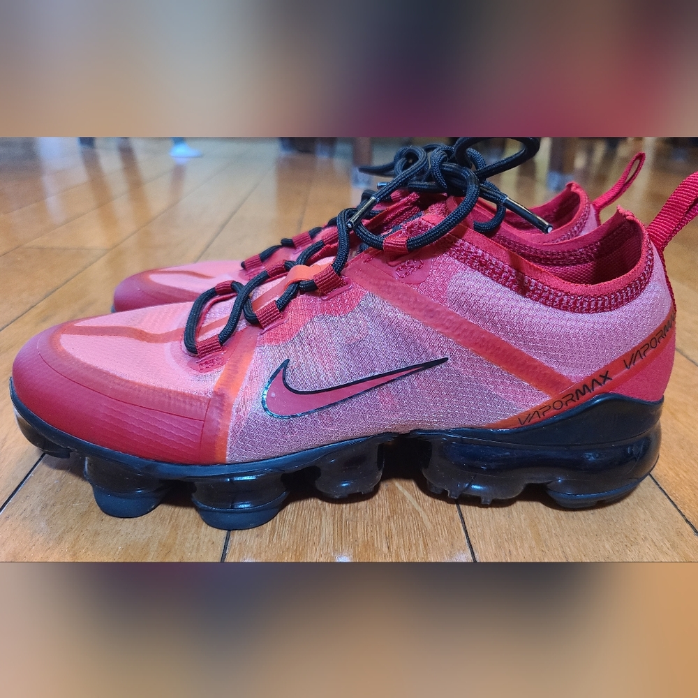 NIKE Vapormax